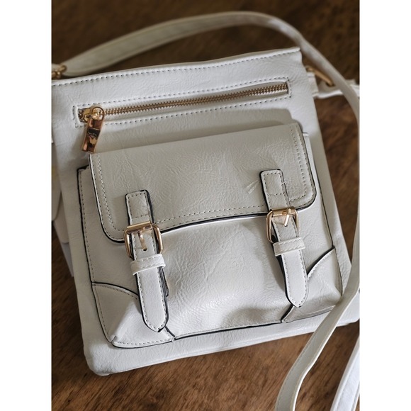 NWT Double buckle vintage style purse adjustable strap. Back security pocket. - Picture 1 of 4
